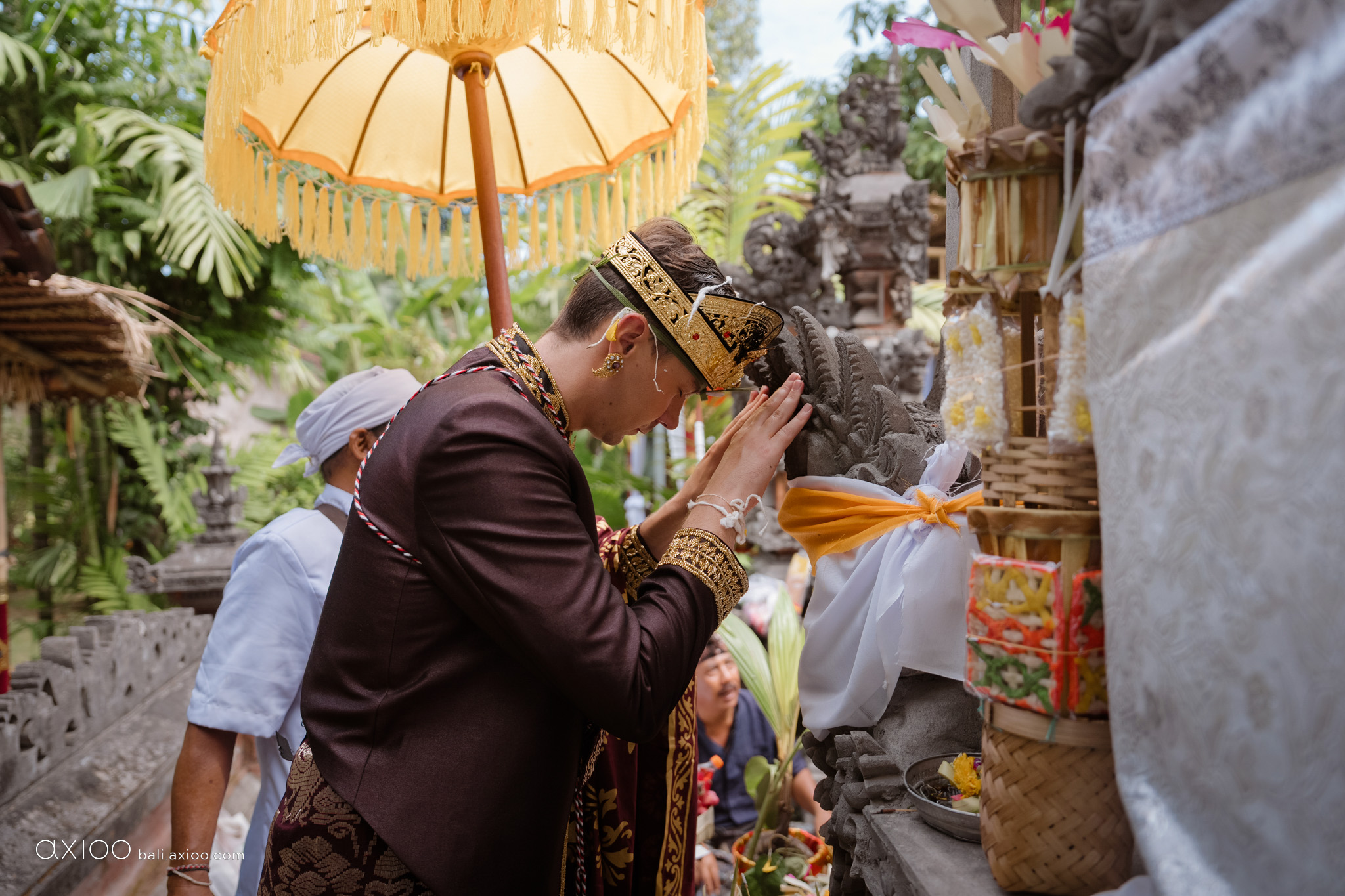 Axioo: In the Spur of the Moment